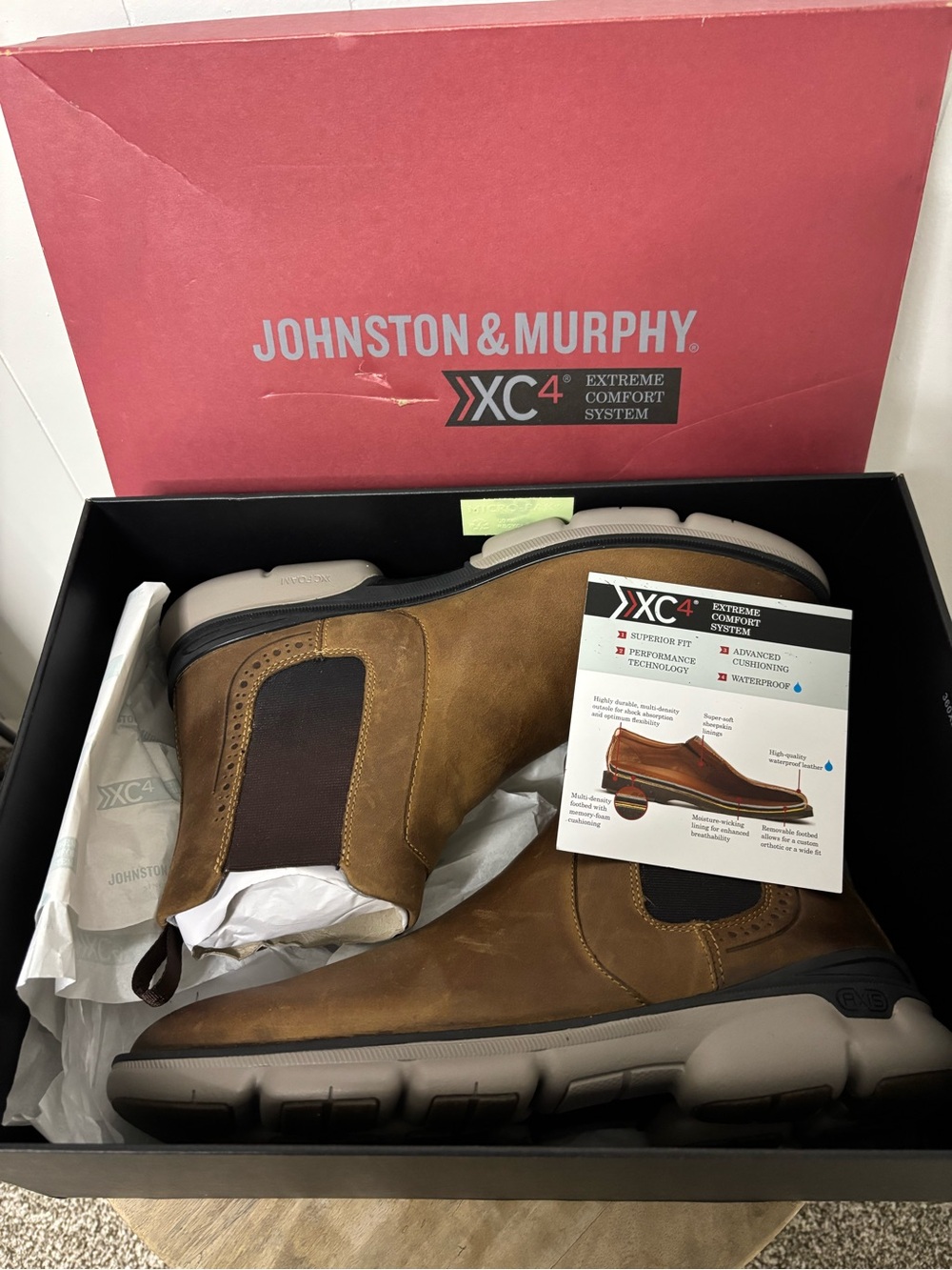 Johnston & Murphy Men’s Tan Brown Chukka Boots - XC4 Comfort